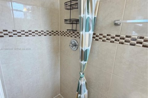 Appartement à louer à Hallandale Beach, Floride: 27.87 m2 № 2028118 - photo 10