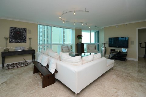 Condominio en alquiler en Fort Lauderdale, Florida, 2 dormitorios, 176.98 m2 № 1939810 - foto 13