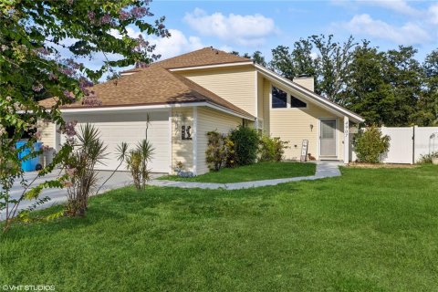 Casa en venta en Tampa, Florida, 4 dormitorios, 138.98 m2 № 1843911 - foto 1