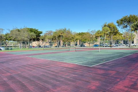 Condo in Miami, Florida, 2 bedrooms № 1984418 - photo 18