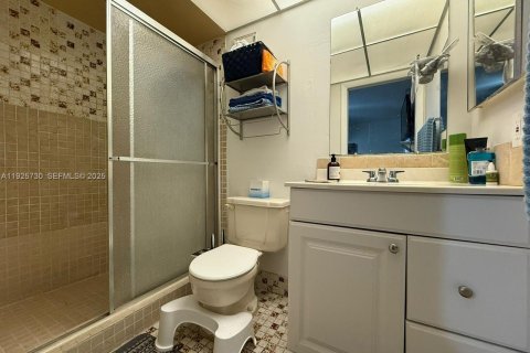 Condo in Miami, Florida, 2 bedrooms № 1984418 - photo 9