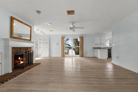 House in Palmetto, Florida 3 bedrooms, 292.64 sq.m. № 2330171 - photo 19