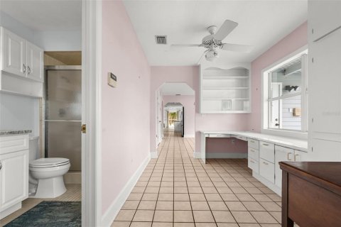 House in Palmetto, Florida 3 bedrooms, 292.64 sq.m. № 2330171 - photo 30