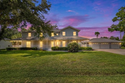 House in Palmetto, Florida 3 bedrooms, 292.64 sq.m. № 2330171