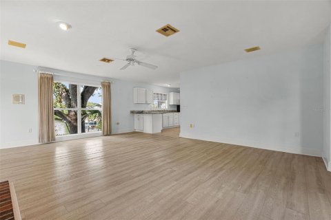 House in Palmetto, Florida 3 bedrooms, 292.64 sq.m. № 2330171 - photo 18