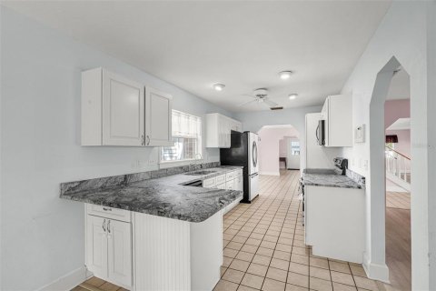 House in Palmetto, Florida 3 bedrooms, 292.64 sq.m. № 2330171 - photo 22