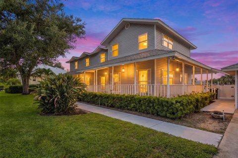 House in Palmetto, Florida 3 bedrooms, 292.64 sq.m. № 2330171 - photo 7