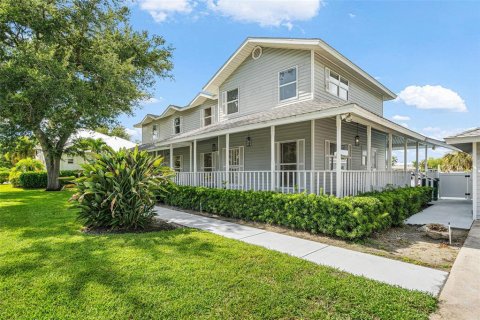 House in Palmetto, Florida 3 bedrooms, 292.64 sq.m. № 2330171 - photo 6