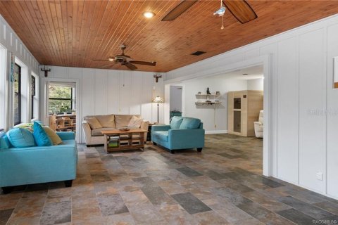 Casa en venta en Brooksville, Florida, 3 dormitorios, 242.1 m2 № 1520855 - foto 9