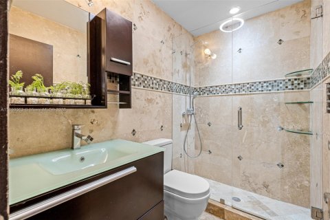 Townhouse in Miami, Florida 3 bedrooms, 109.9 sq.m. № 1944092 - photo 22