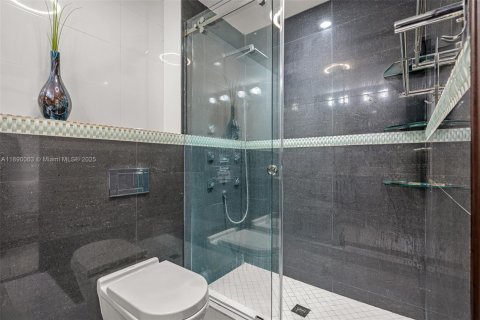 Townhouse in Miami, Florida 3 bedrooms, 109.9 sq.m. № 1944092 - photo 19