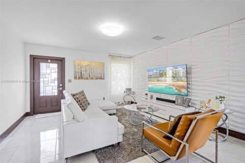 Townhouse in Miami, Florida 3 bedrooms, 109.9 sq.m. № 1944092 - photo 5