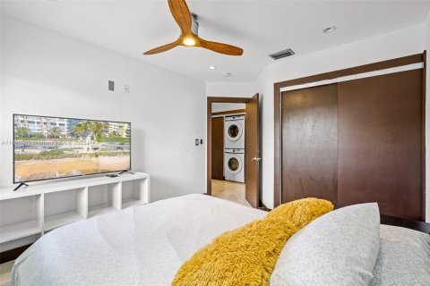 Townhouse in Miami, Florida 3 bedrooms, 109.9 sq.m. № 1944092 - photo 21