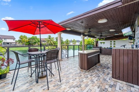Townhouse in Miami, Florida 3 bedrooms, 109.9 sq.m. № 1944092 - photo 28
