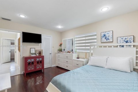House in Tamarac, Florida 2 bedrooms, 100.52 sq.m. № 2266155 - photo 8