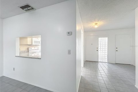 House in Orlando, Florida 3 bedrooms, 146.41 sq.m. № 2213056 - photo 21