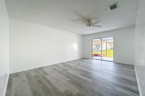 House in Orlando, Florida 3 bedrooms, 146.41 sq.m. № 2213056 - photo 27