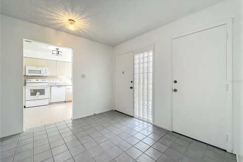 House in Orlando, Florida 3 bedrooms, 146.41 sq.m. № 2213056 - photo 12