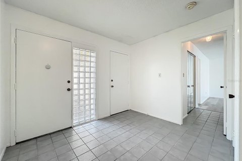 House in Orlando, Florida 3 bedrooms, 146.41 sq.m. № 2213056 - photo 11