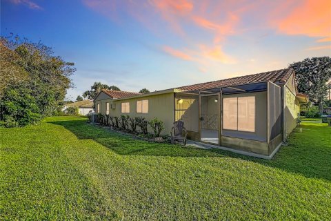 House in Orlando, Florida 3 bedrooms, 146.41 sq.m. № 2213056 - photo 3