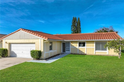 House in Orlando, Florida 3 bedrooms, 146.41 sq.m. № 2213056