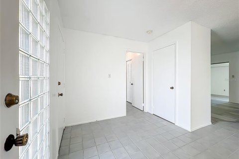 House in Orlando, Florida 3 bedrooms, 146.41 sq.m. № 2213056 - photo 10