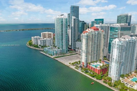 Кондоминиум с 2 спальнями в Майами, Флорида № 2018514