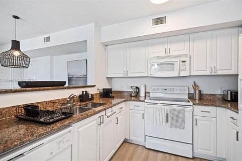 Купить кондоминиум в Майами, Флорида 2 спальни, 105.91м2, № 2018514 - фото 12