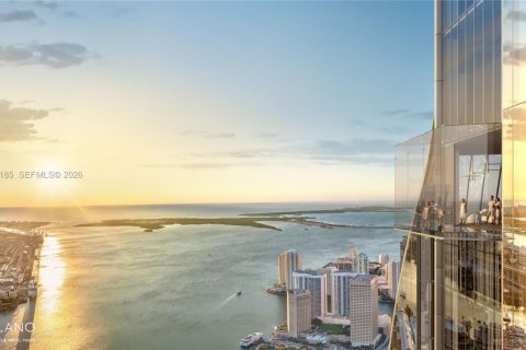 Кондоминиум с 2 спальнями в Майами, Флорида № 2050898