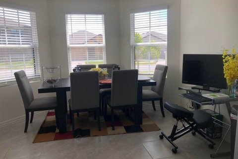 Villa ou maison à louer à Palm Bay, Floride: 3 chambres, 161.46 m2 № 2276976 - photo 4