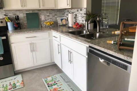 Villa ou maison à louer à Palm Bay, Floride: 3 chambres, 161.46 m2 № 2276976 - photo 6