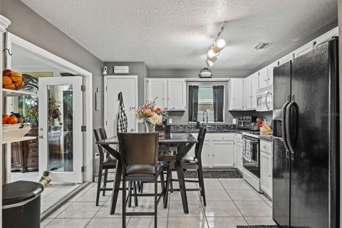 Casa en venta en Orlando, Florida, 4 dormitorios, 203.92 m2 № 1844566 - foto 17