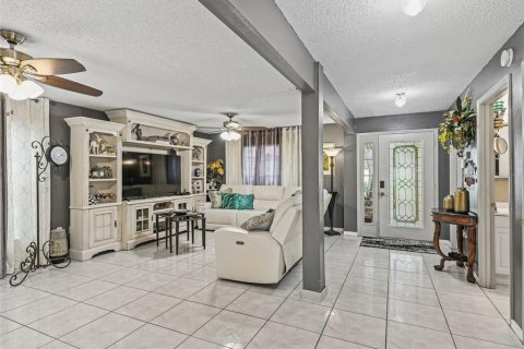 Casa en venta en Orlando, Florida, 4 dormitorios, 203.92 m2 № 1844566 - foto 8