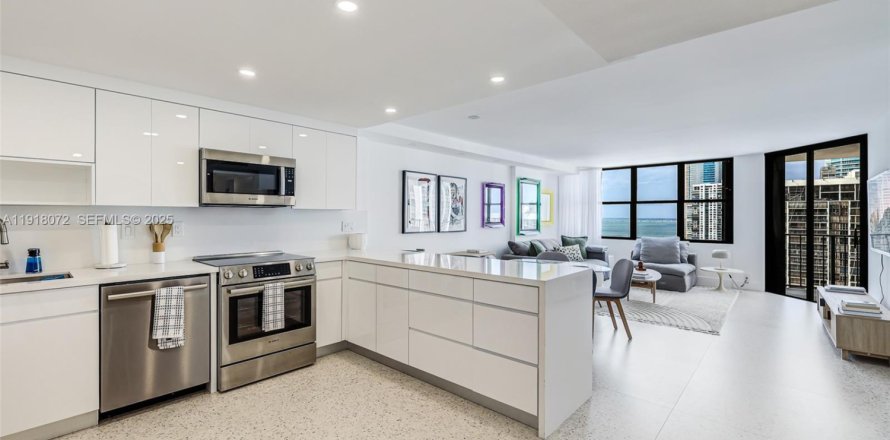 Condo in Miami, Florida, 2 bedrooms  № 1982661