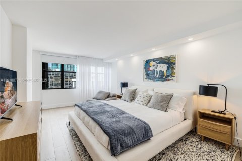 Condo in Miami, Florida, 2 bedrooms  № 1982661 - photo 10