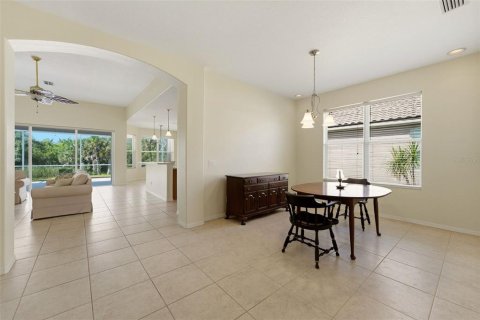 Villa ou maison à vendre à North Port, Floride: 3 chambres, 201.78 m2 № 2427541 - photo 8