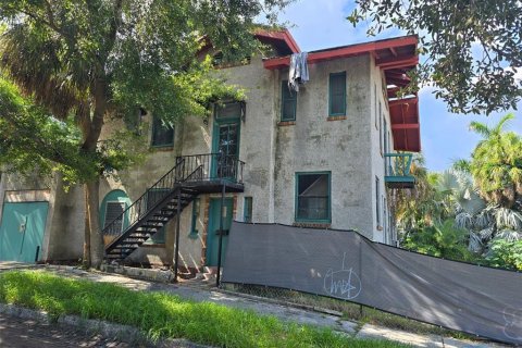 House in Saint Petersburg, Florida 4 bedrooms, 235.97 sq.m. № 1886704 - photo 1
