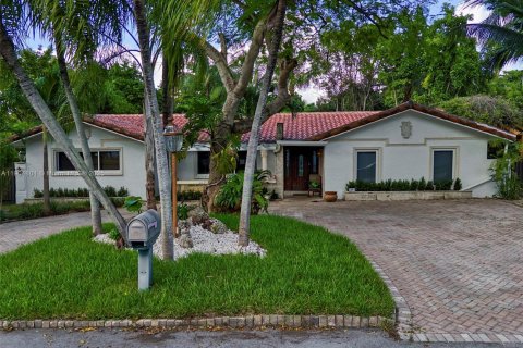 House in South Miami, Florida 5 bedrooms, 281.12 sq.m. № 1955172 - photo 7