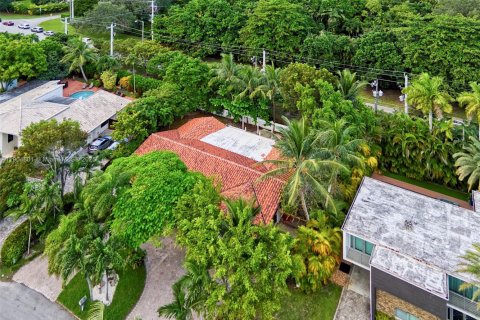 House in South Miami, Florida 5 bedrooms, 281.12 sq.m. № 1955172 - photo 2