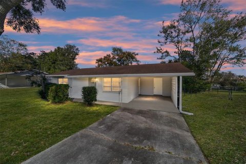 House in Dunnellon, Florida 2 bedrooms, 75.81 sq.m. № 2222853 - photo 2