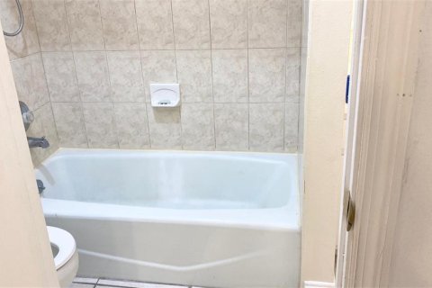 Снять в аренду таунхаус в Орландо, Флорида 1 комната, 107.21м2, № 1629150 - фото 11