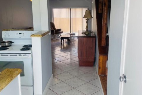Купить кондоминиум в Ройял-Палм-Бич, Флорида 4 комнаты, 92.9м2, № 2146377 - фото 3