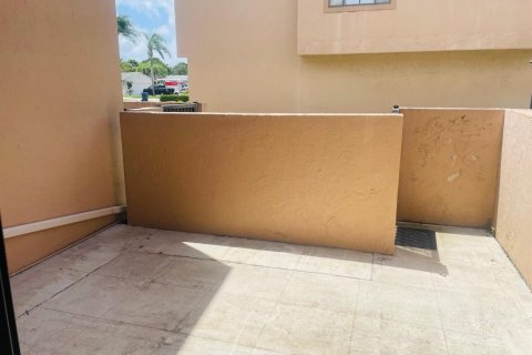Купить кондоминиум в Ройял-Палм-Бич, Флорида 4 комнаты, 92.9м2, № 2146377 - фото 20