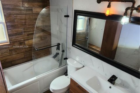 Casa en venta en Cutler Bay, Florida, 3 dormitorios, 180.51 m2 № 2066700 - foto 14