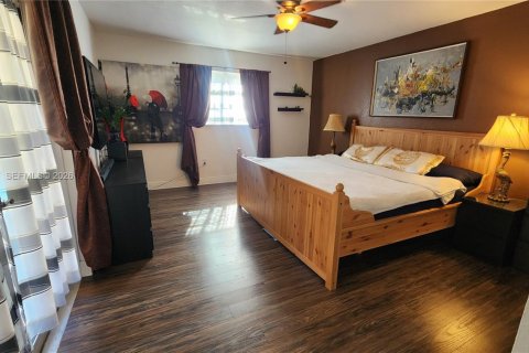 Casa en venta en Cutler Bay, Florida, 3 dormitorios, 180.51 m2 № 2066700 - foto 20