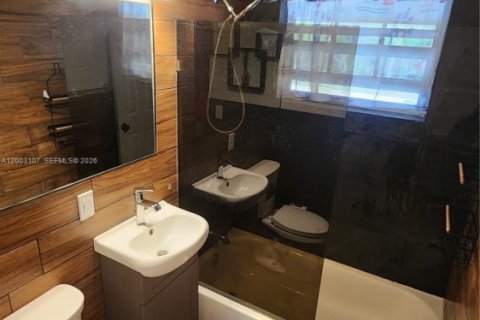 Casa en venta en Cutler Bay, Florida, 3 dormitorios, 180.51 m2 № 2066700 - foto 19