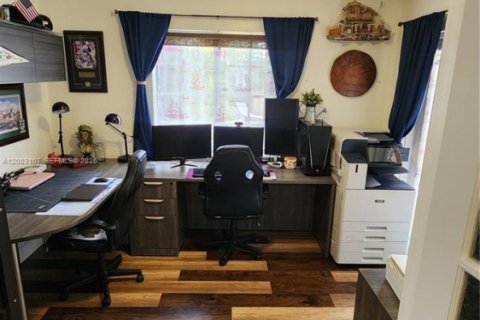 Casa en venta en Cutler Bay, Florida, 3 dormitorios, 180.51 m2 № 2066700 - foto 26