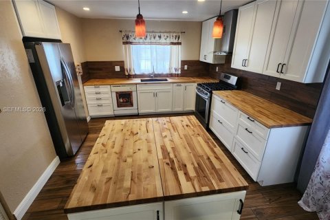 Casa en venta en Cutler Bay, Florida, 3 dormitorios, 180.51 m2 № 2066700 - foto 6