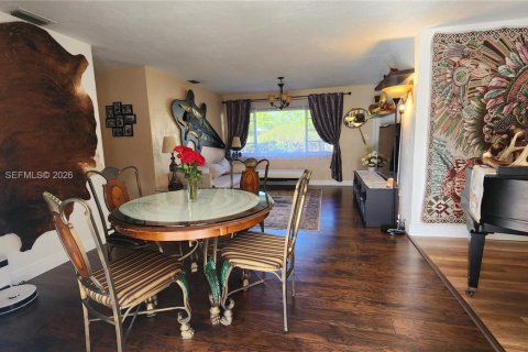 Casa en venta en Cutler Bay, Florida, 3 dormitorios, 180.51 m2 № 2066700 - foto 13