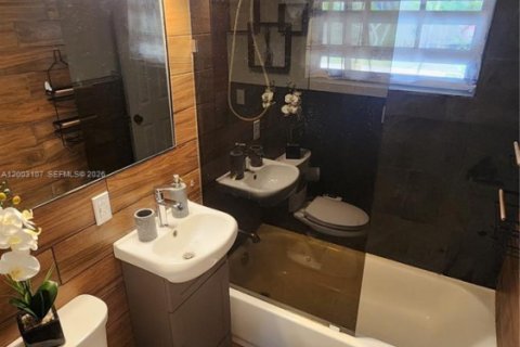 Casa en venta en Cutler Bay, Florida, 3 dormitorios, 180.51 m2 № 2066700 - foto 16